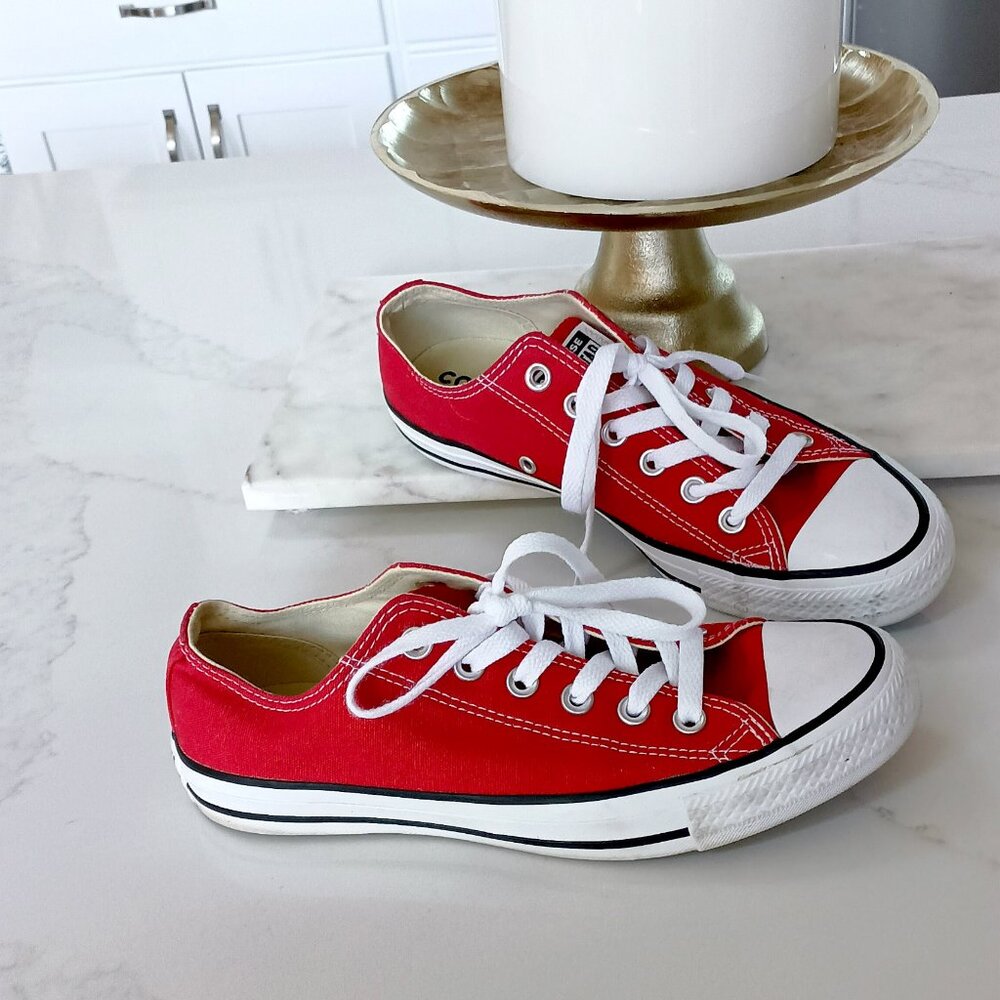 RED CONVERSE LOW SNEAKERS SZ 8